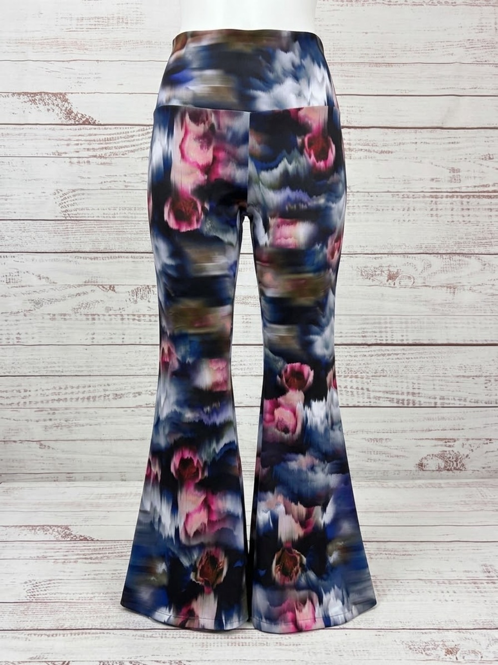 Onzie Size Small Medium Fast Flower 
Bell Bottoms Flare Leggings Pants